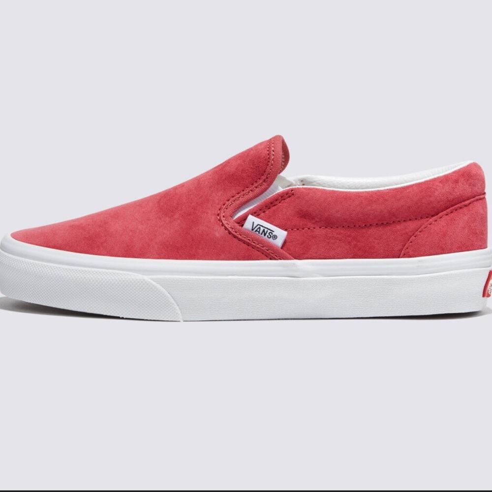 Vans Suede Slip-On in holly berry
